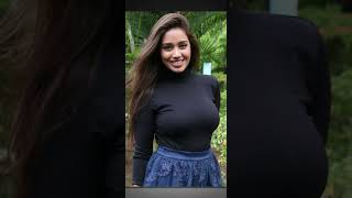 Heroine Nivetha Pethuraj New Looks For Whats App Status Latest Photoshoot Siti Vision Ent