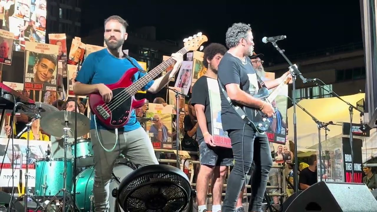 גיא מזיג  |  לבד במדבר  |  כיכר החטופים תל אביב  |  1.8.2024