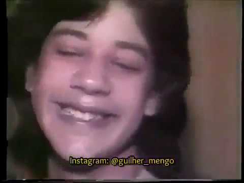 Video: Johnny Lozada Afslører Hemmeligheder Fra Menudo-gruppen