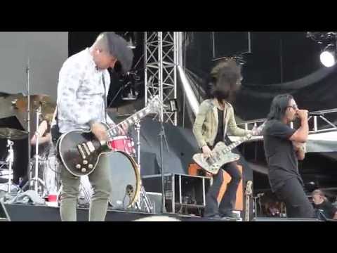 Pop Evil - Trenches Lyrics