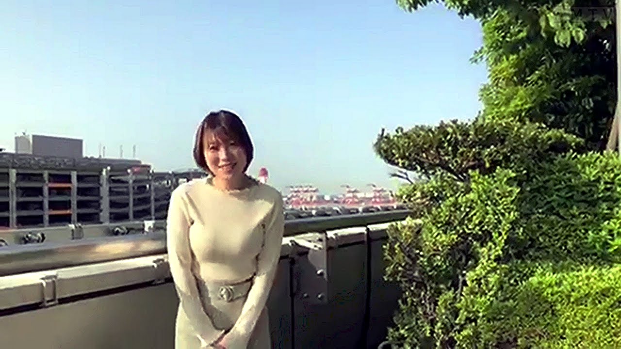 阿部 華也子アナ　HゕP🏆2021年 05月04日 (火) お天気ニュース　チャンネル登録👍お願いっちぃ💕今日は胸にピッタリの白のニットっち可愛いっちぃ~~💕💕