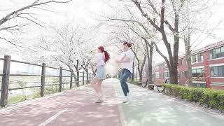 BOM couple dance mirror