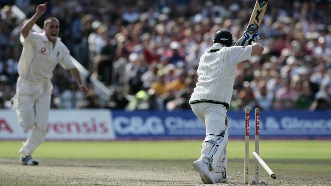 Simon Jones bowls Michael Clarke - Ashes 2005