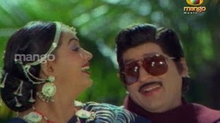 Doragarintlo Dongodu songs - Yerra Yerra Ni Roopu song - Sobhan Babu, Radha.