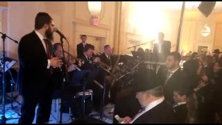 Video thumbnail of "Benny Friedman and Berry Weber sing Toda"