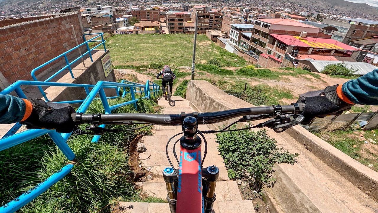 WHEELS ON THE GROUND IN PERU! Without my bike :( | Mountain Biking Cusco