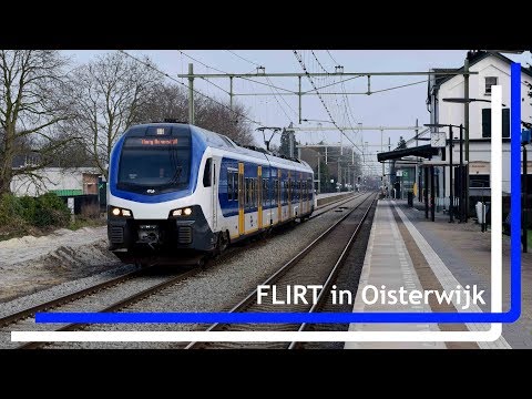 NS FLIRT 2224 vertrekt met toeter uit Oisterwijk