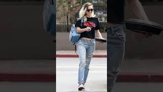 Miley Cyrus Street Look 🔥🔥🔥🔥 #viral #shortvideo #pop #singer  #actress #mileycyrus #fashiontip