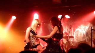 "Indica: Valokeilojen vampyyri" live 03.11.2010 [HD]