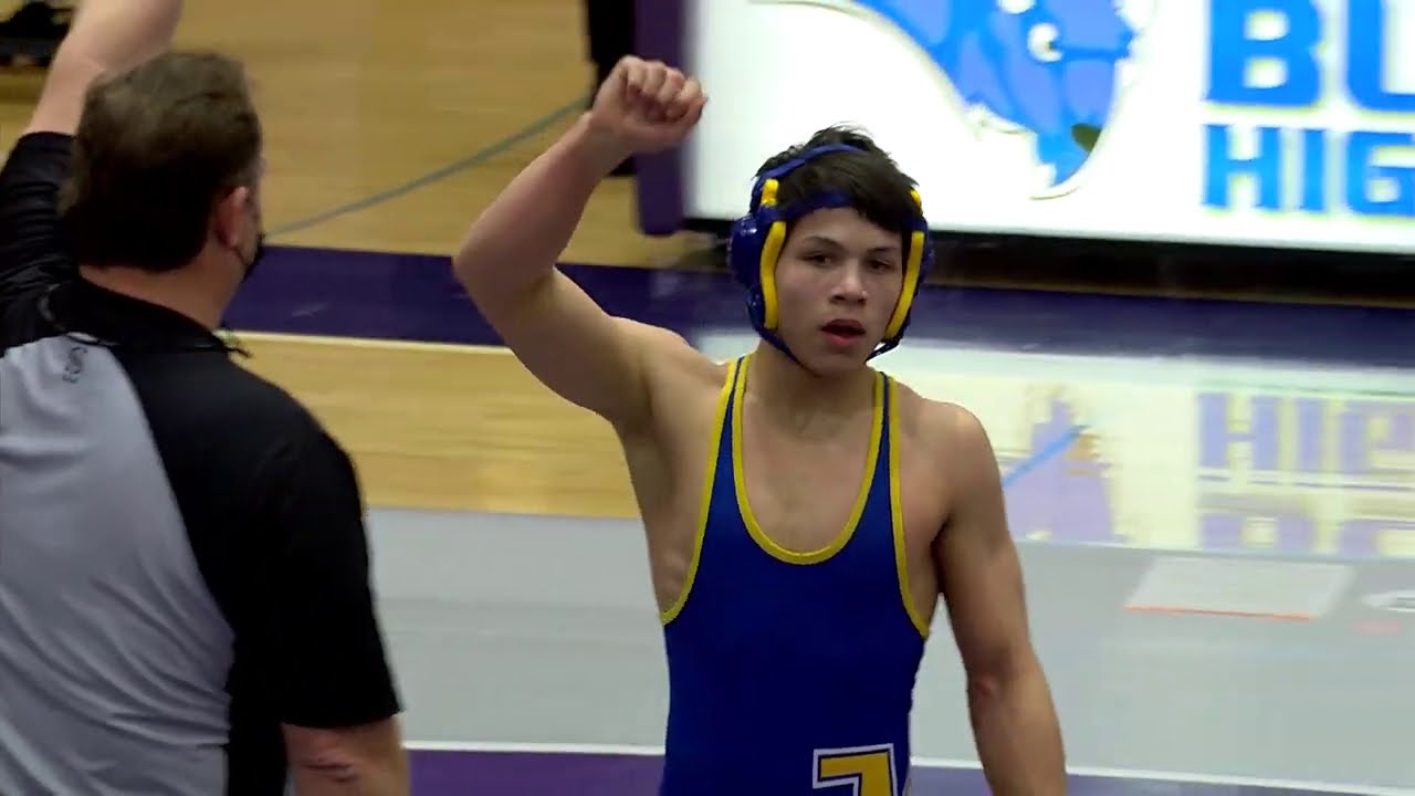 Борцовский поединок между школами Уэйзата и Буффало.