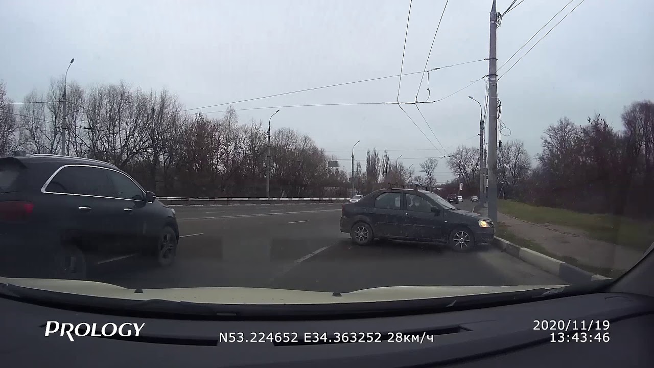 Машина перекрыла выезд