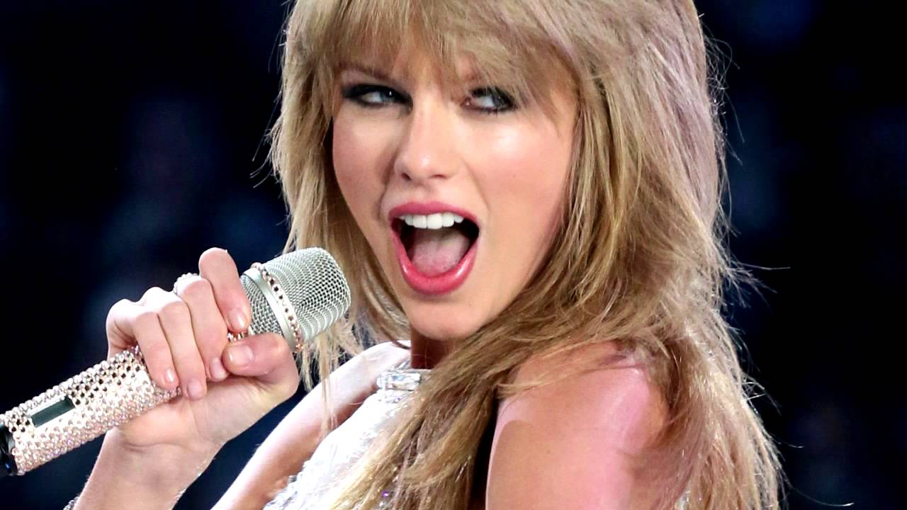 Тейлор свифт i knew. Тейлор Свифт зубы. Taylor Swift Grammy. Famous Singers. Taylor Swift Trouble Live.