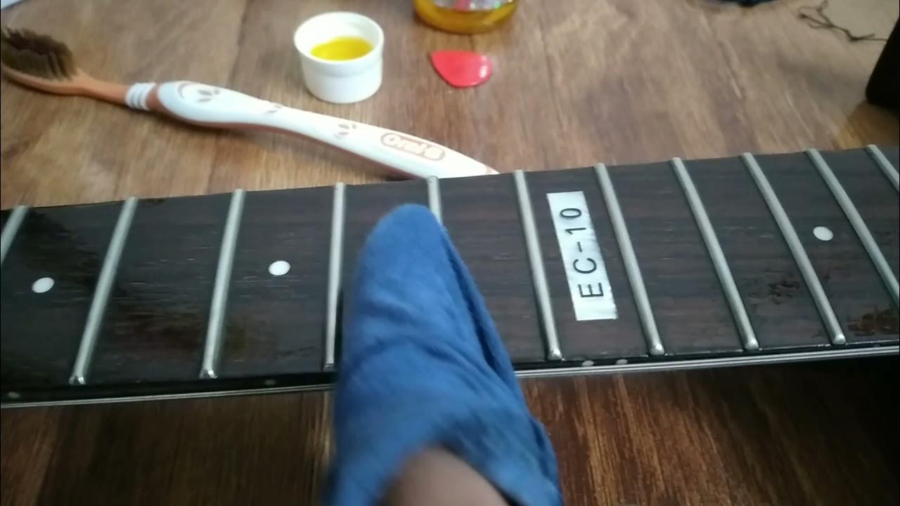 Guitar Fretboard Cleaning & Conditioning using Linseed Oil YouTube
