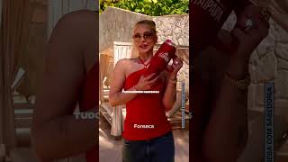 Virgínia faz propaganda de algo que não usa