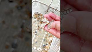 We found a beautiful bow, it’s made from tiny gems and so shine! #treasurehunting #shorts