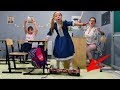 КАТАЮСЬ в ШКОЛЕ на ГИРОСКУТАРЕ! В школе "ДЕНЬ НАОБОРОТ"! Mp3