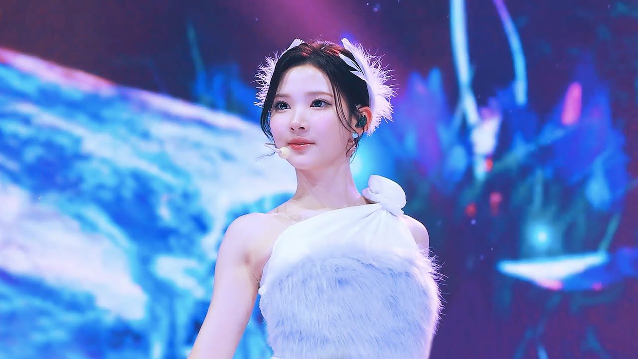 [4K] 251220 하츠투하츠 지우 Hearts2Hearts JIWOO 직캠- The Chase + FOCUS @ MMA