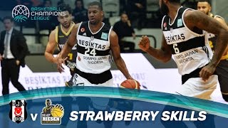 Strawberry Initiates Fast Break Points With Cheeky Behind-The-Back Dribbling