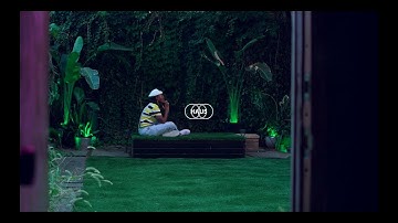 Freakquencee interviews with TheHau5 and delivers a performance of her single "Smile Again."