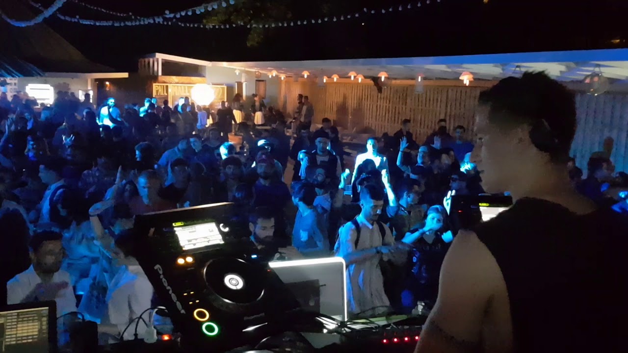 Nixon @ Electronic Rocanotherworld 2017 part 1 wall street