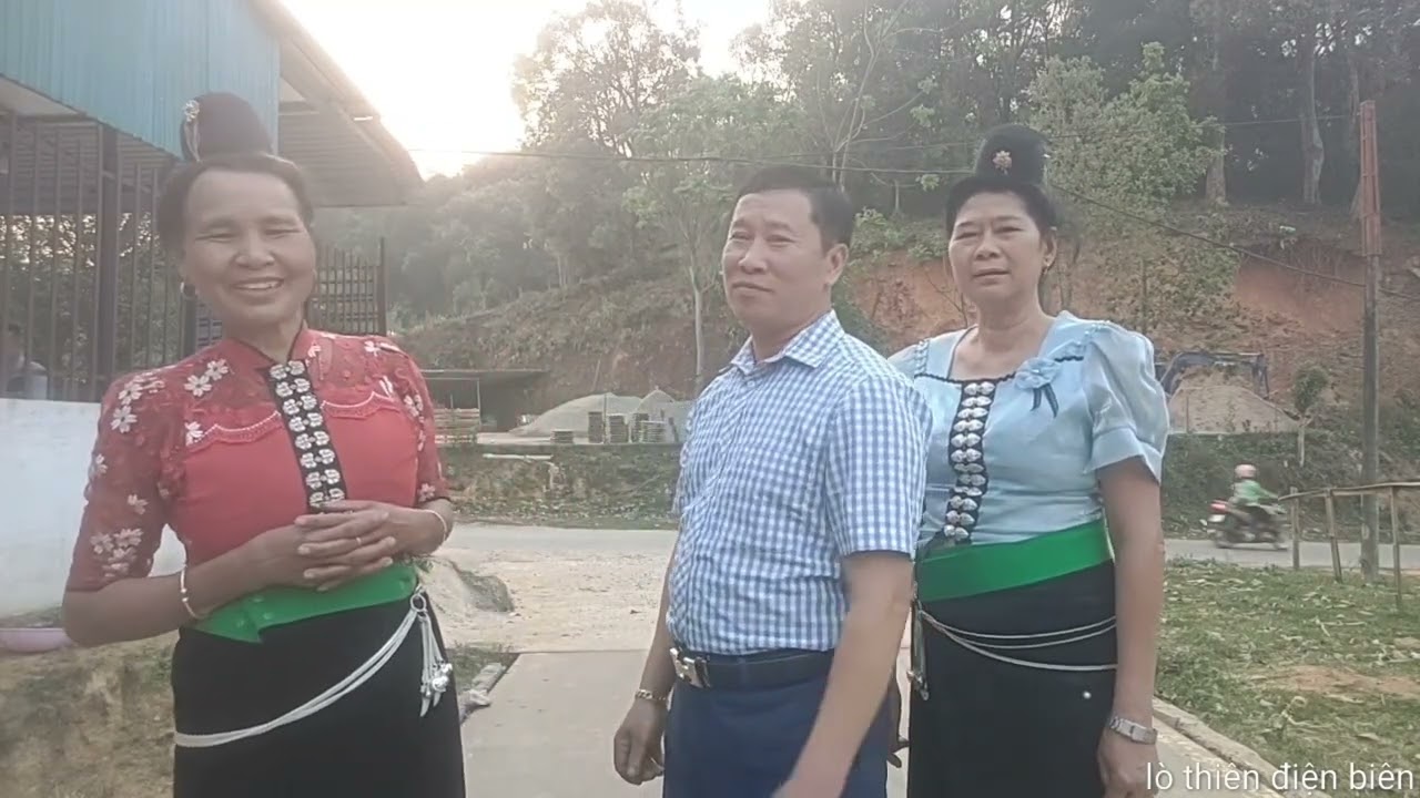 BÁI KHẮP TÒNG HOA KHẮP SIẾT THIÊN HOÀNG