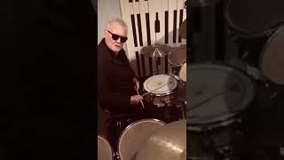 Roger Taylor DRUM LESSONS - CLASS 6 Single strokes, double strokes and triplets