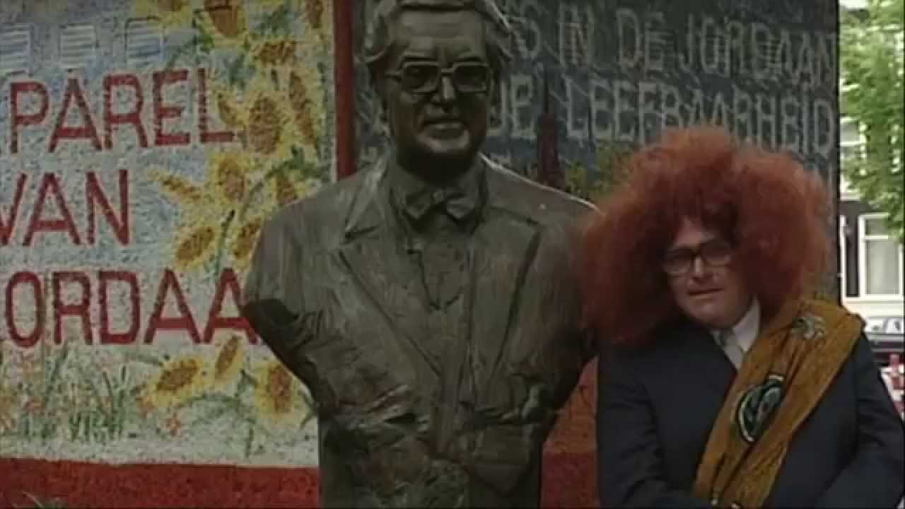 Jiskefet - Stilstaan bij een standbeeld