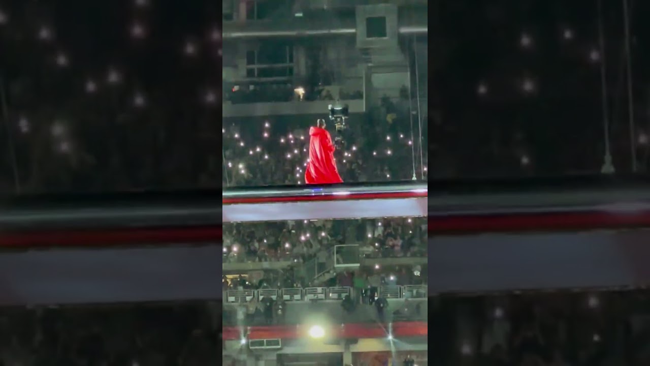 Umbrella. Rihanna Live at the Super Bowl LVII Halftime Show in Arizona. 2023.