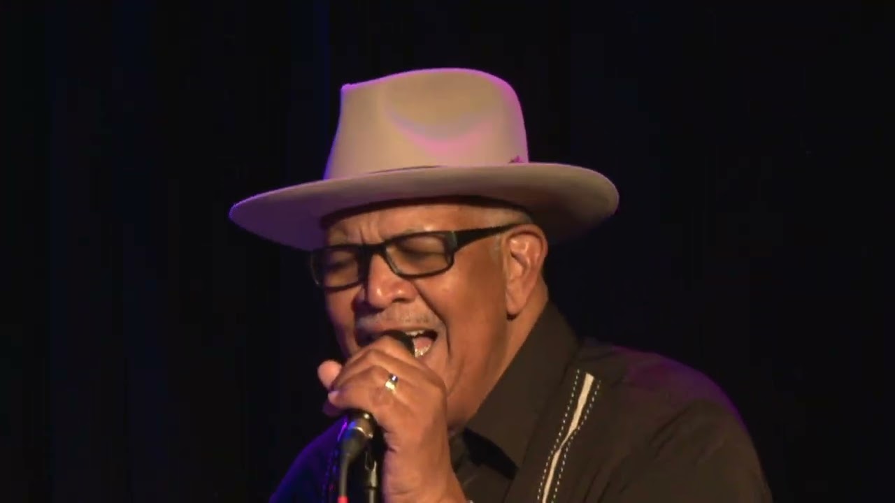 Sherman Ayres - Country Roads (LIVE! @ The Texas Music Cafe®)