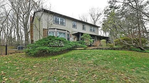 21 Suncrest Drive, Dix Hills, NY