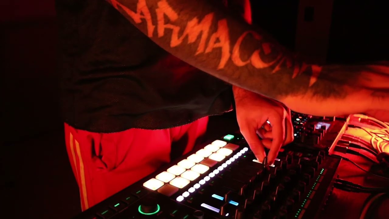 Synth jam ambien with elektron syntakt digitone ii roland tr8s mc707