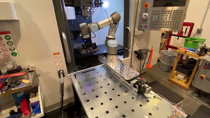 Sneak Preview: First Run - 7th Axis Range Extender for UR3 Robot Machine Tending
