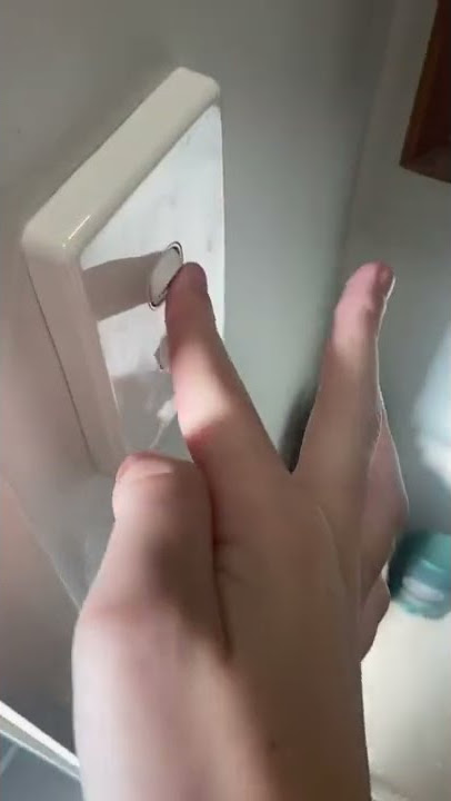 Unknown bathroom fan with light x1