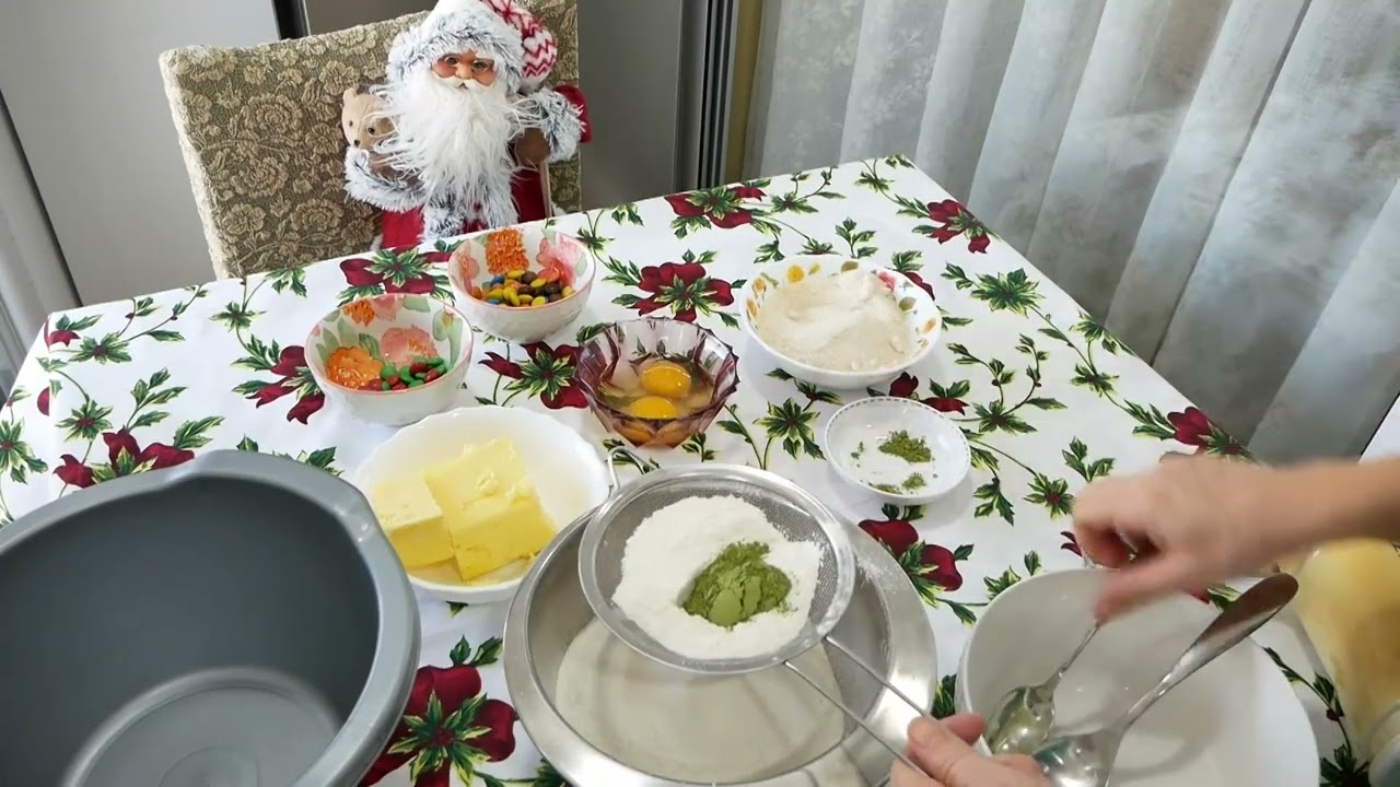 Biskota me matcha dhe karamele m&m