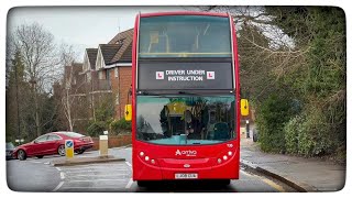 Buses on Slades Hill. 4th January 2023. screenshot 4