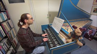 Pachelbel: Suite in f sharp minor. John Moraitis, harpsichord.
Support the channel at https://www.patreon.com/johnmoraitis
Thank you for your support!
Chapters:
0:00 Introduction and background
2:29 General interpretive approach
3:41 The Allemande: first section
11:32 The Allemande: second section
15:23 The Gavotte
16:54 The Sarabande
20:25 Choosing a temperament
24:40 The tonality of f sharp minor
28:08 Modified sixth-comma meantone
30:09 Order of movements
30:23 Allemand
33:29 Courant
34:51 Gavott
35:26 Saraband
36:27 Gyque
37:39 Patreon information
Johann Pachelbel, Suite in f sharp minor:
I. Allemand
II. Courant
III. Gavott
IV. Saraband
V. Gyque
John Moraitis, harpsichord.
Harpsichord by Martine Argellies (Montpellier, 2012), after Dulcken.
Temperament: modified sixth-comma meantone. A=415 Hz. Pachelbel: Suite in f sharp minor. John Moraitis, harpsichord.