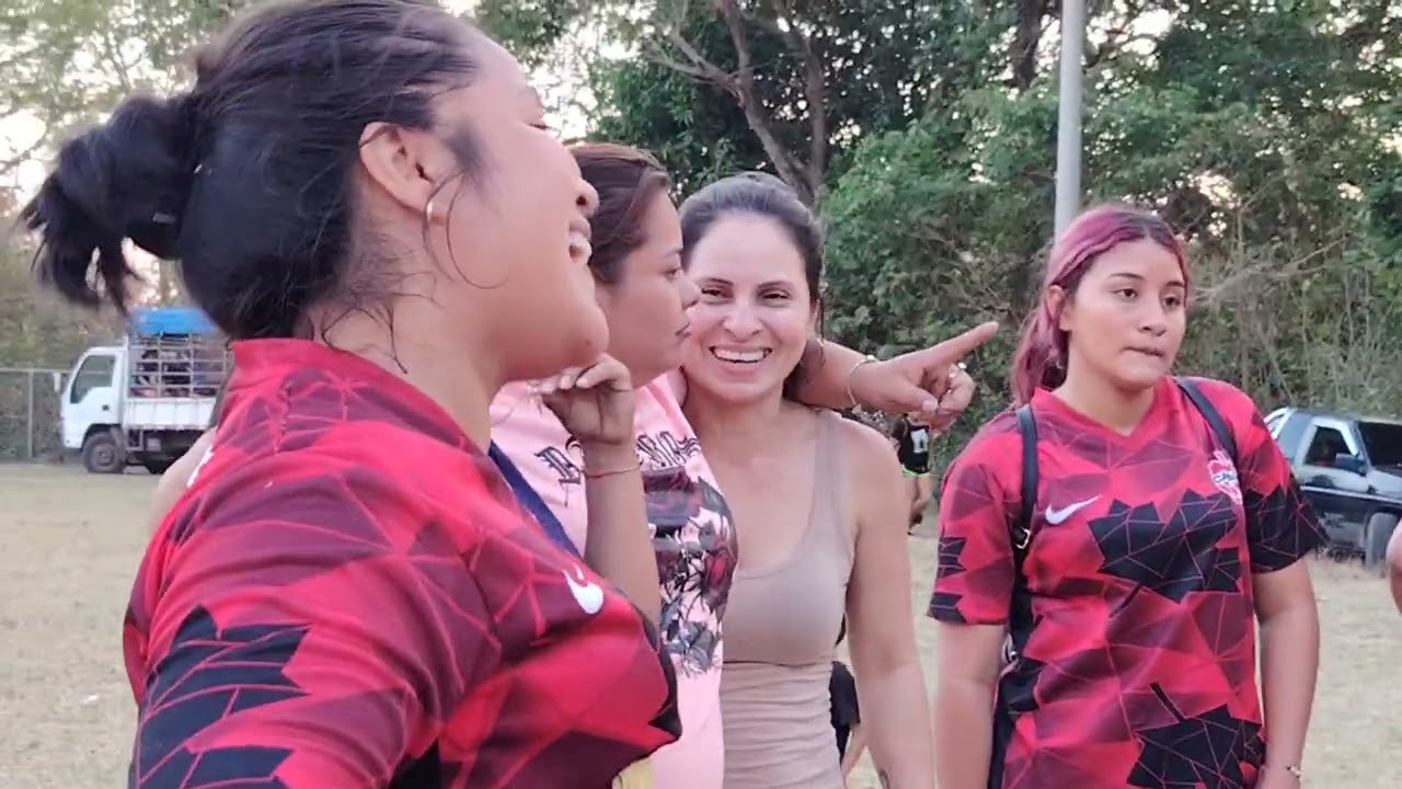 Y es que aveces necesitan sus jaladas de aire, por fin rebeldes 😆 