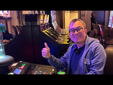 $10 steak and eggs, $2 beer and $3 shots… great deals at OYO Las Vegas. #lasvegas #vegas #travel