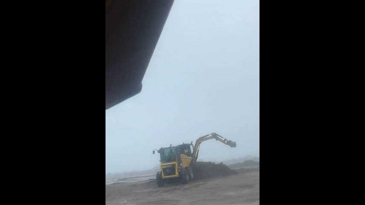 when your a trainer/assessor but its raining! lucky there was a moxie /umbrella ☂️  and twoway.