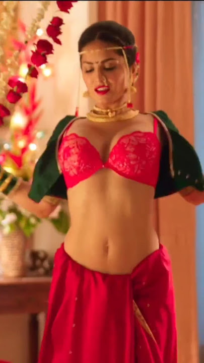 Sunny Leone bikini me#viralvideo #ytshorts #youtubeshorts #feedshorts #shorts #tseries #bra #tseries