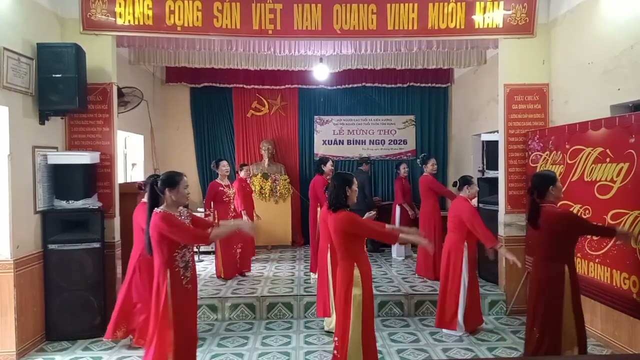 Sáng nay mùng bốn tết Bính Ngọ UBMTTQ thôn Tân Hưng - HY tổ chức lễ mừng thọ cho các cụ cao tuổi ! 