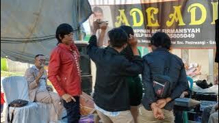 Atas basah bawah basah di himpit tiga pemuda ! Dangdut Garut Ade Adi entertainment d jln suka Padang