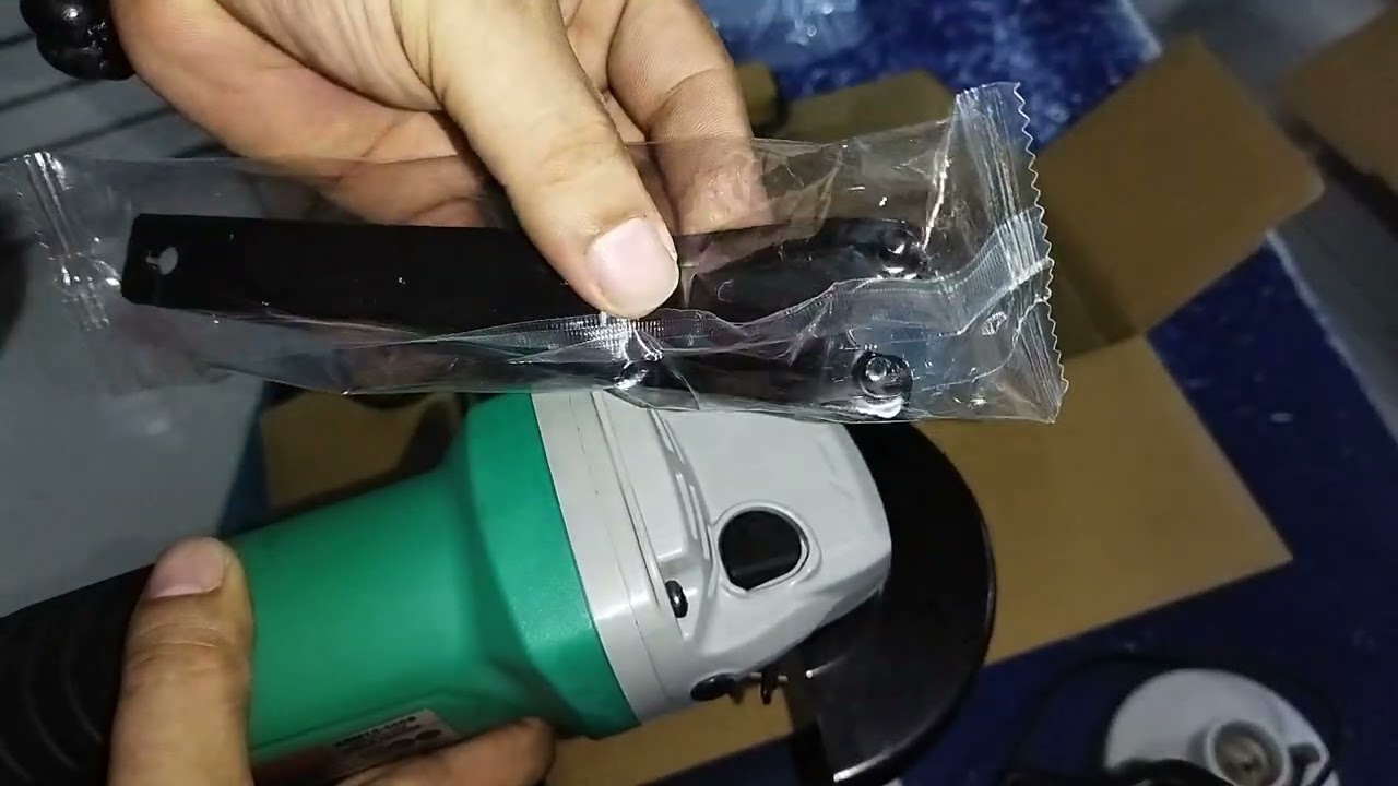 DCA ASM 15-100B ANGLE GRINDER