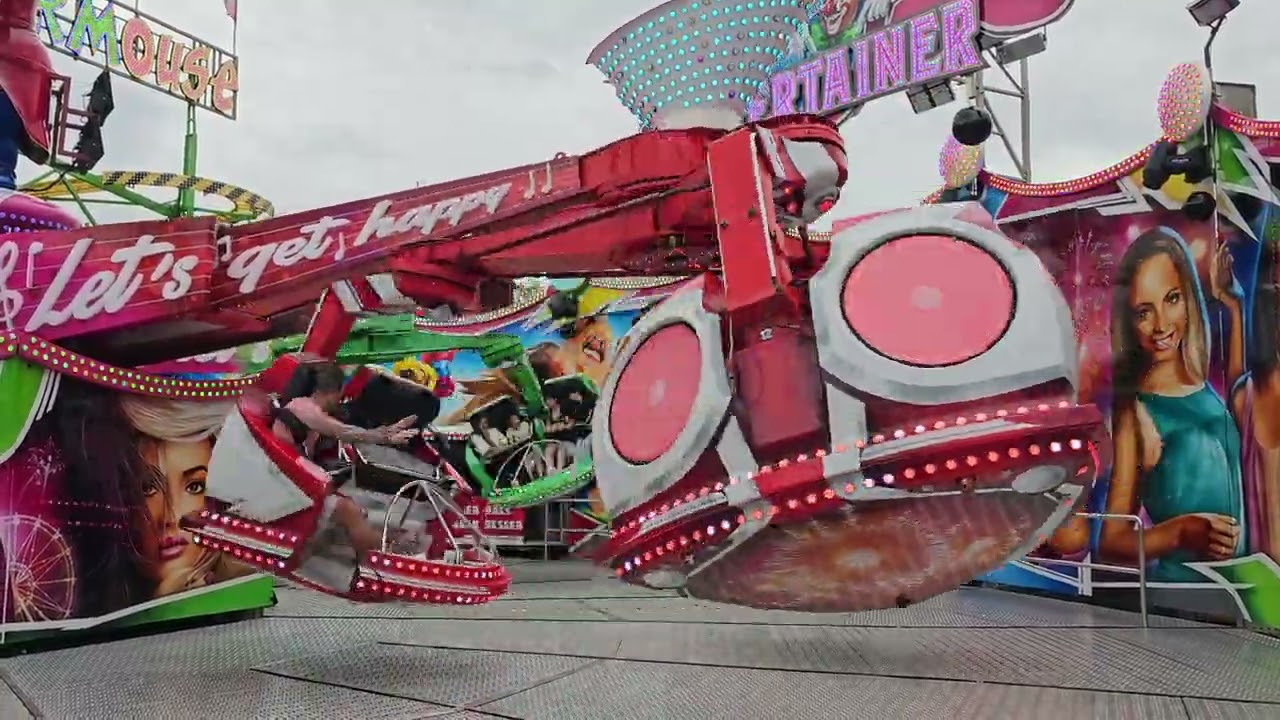 Entertainer Das Karussell @(Offride/POV) video Mega Kermis Uden 2023