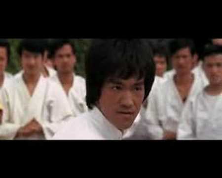 Bruce Lee -Peleita guapa