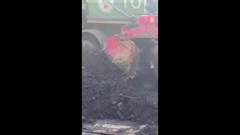Grab lorry muck-away