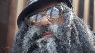 Dirk the homeless robot