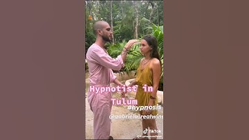 Girl hypnotized to sleep 2 #hypnotize #hypnosis #hypnose #streethypnosis #deepsleep #hypnotist