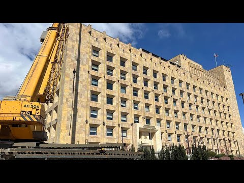 ღარიბაშვილის აღმართული კობახიძემ მოანგრია | რკინის ღობე, როგორც მწვავე დაპირისპირების სიმბოლო