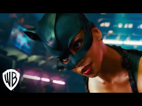 Catwoman Halle Berry Club Fight Scene Warner Bros Entertainment